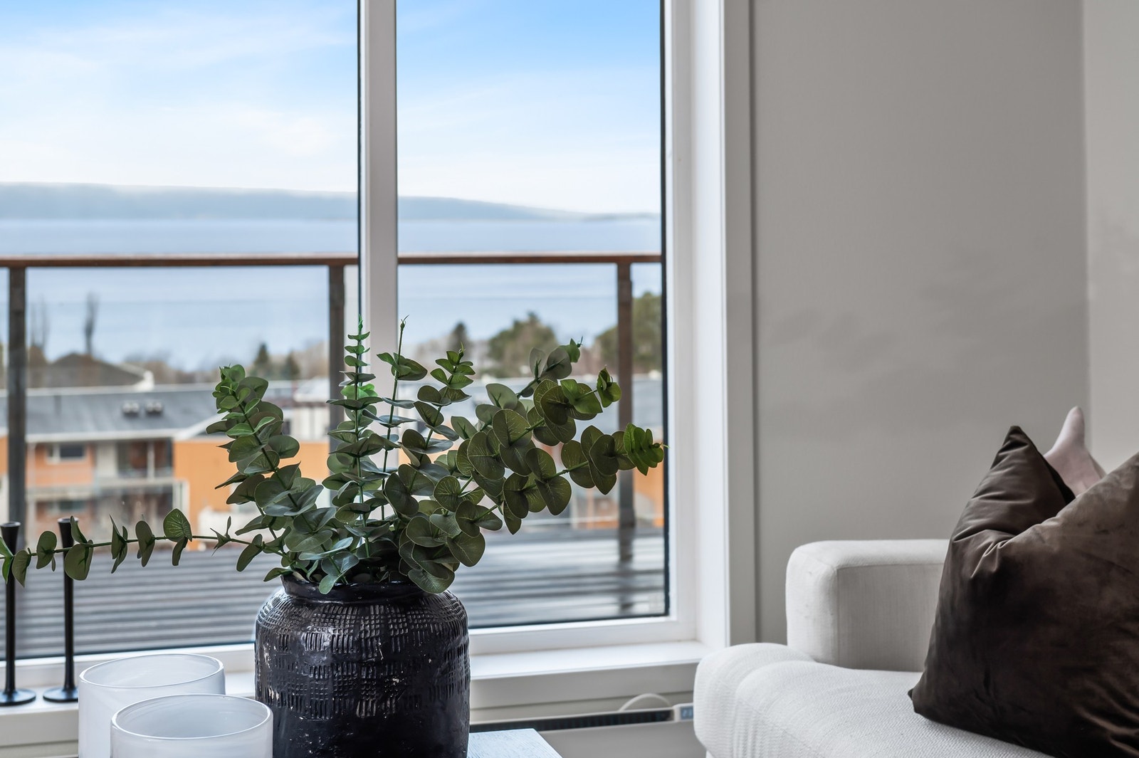 Flott utsikt som kan nytes til enhver tid fra stuen. Galleribilde