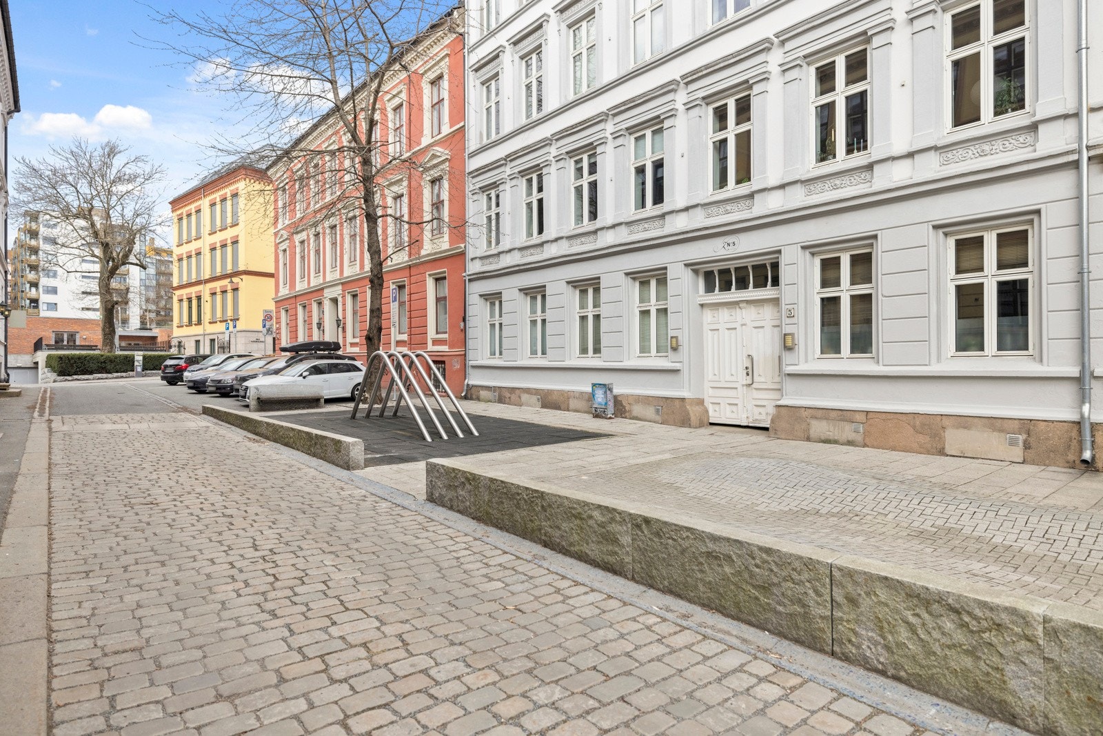 Zetlitz' gate er en rolig gate mellom Wessels gate og Frimanns gate. Galleribilde