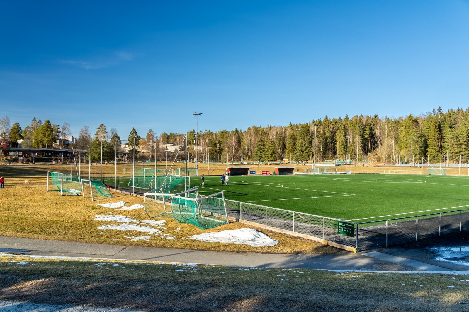 I nærområdet finner du Haraløkka idrettspark Galleribilde