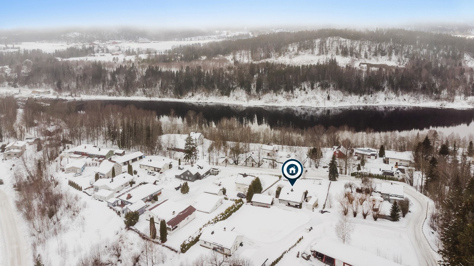 Det er kort vei ned til Døvikfoss Galleribilde