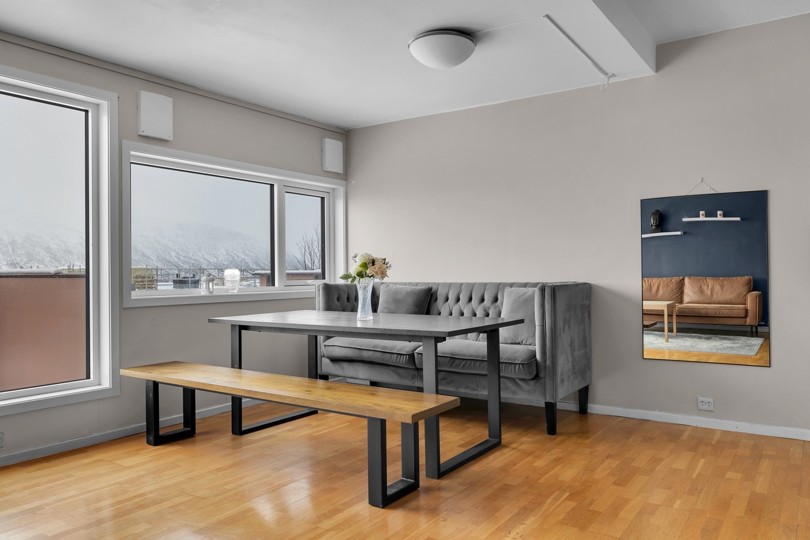 Her er det god plass til mange middagsgjester. Galleribilde