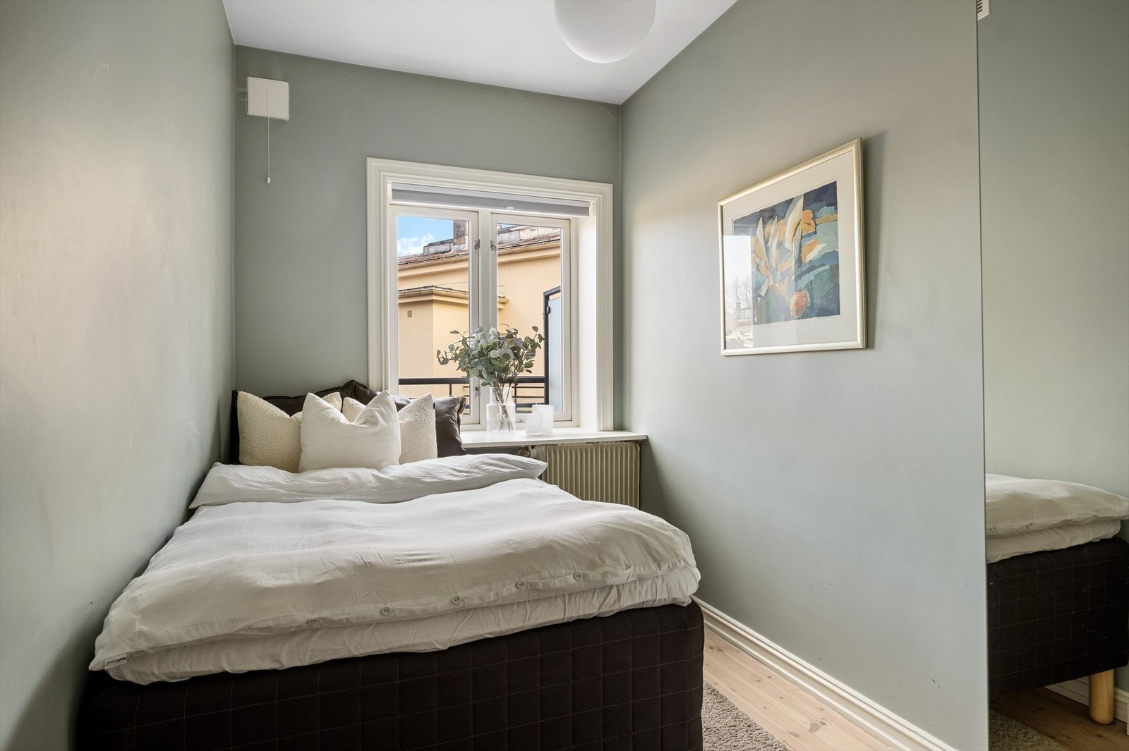 Soverom to er også av god størrelse og har plass til dobbeltseng og garderobeløsning. Galleribilde