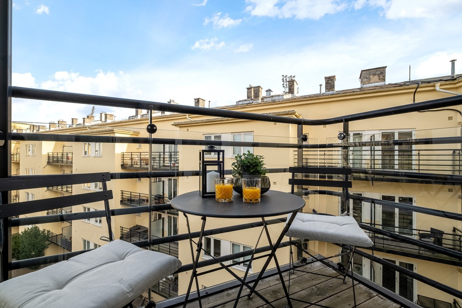 En lys og lekker 3-roms selveierleilighet med sentral og attraktiv beliggenhet på Bislett. Galleribilde