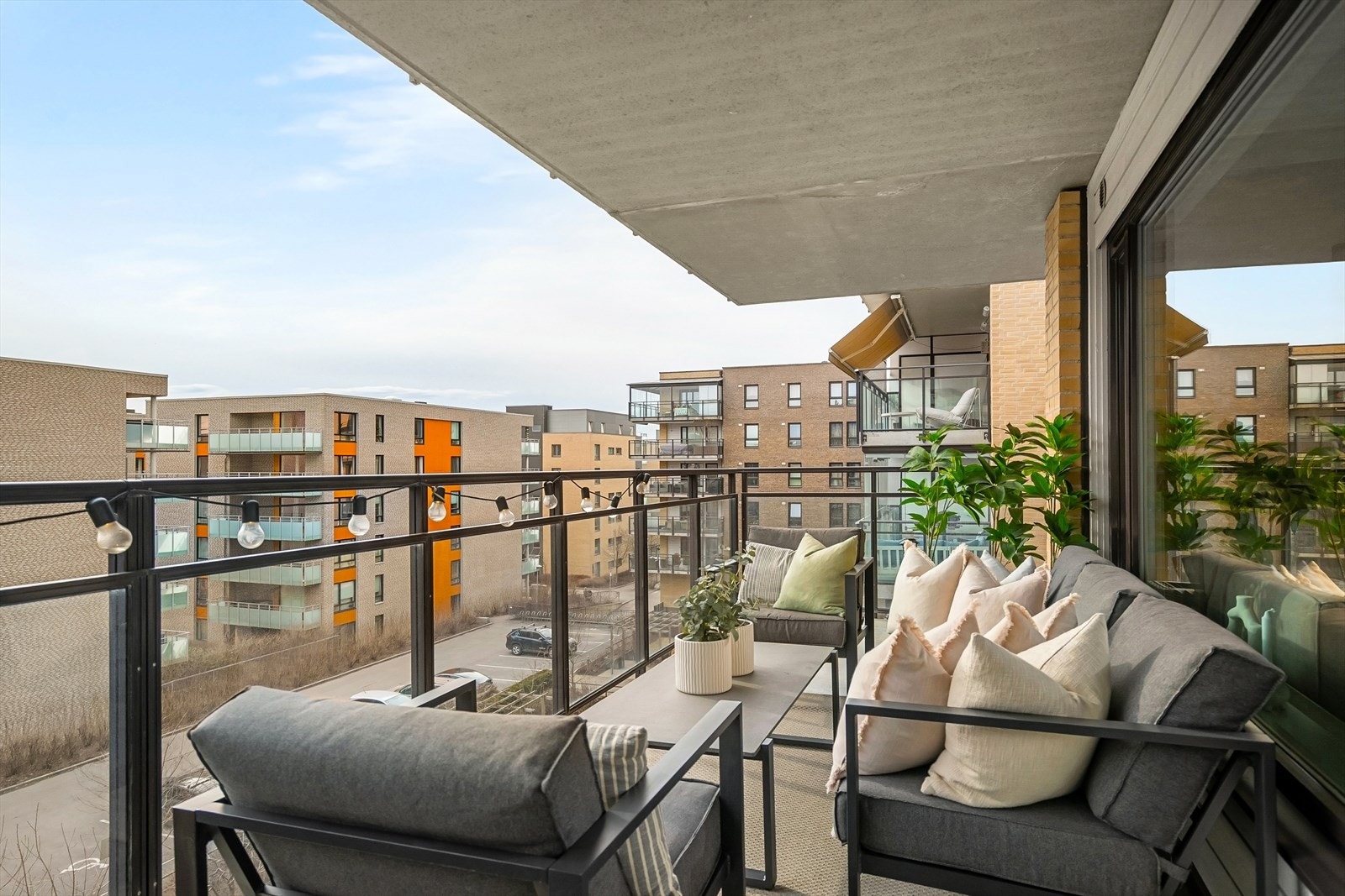 En flott selveier med en fantastisk hjørnebalkong på hele 22 kvm Galleribilde