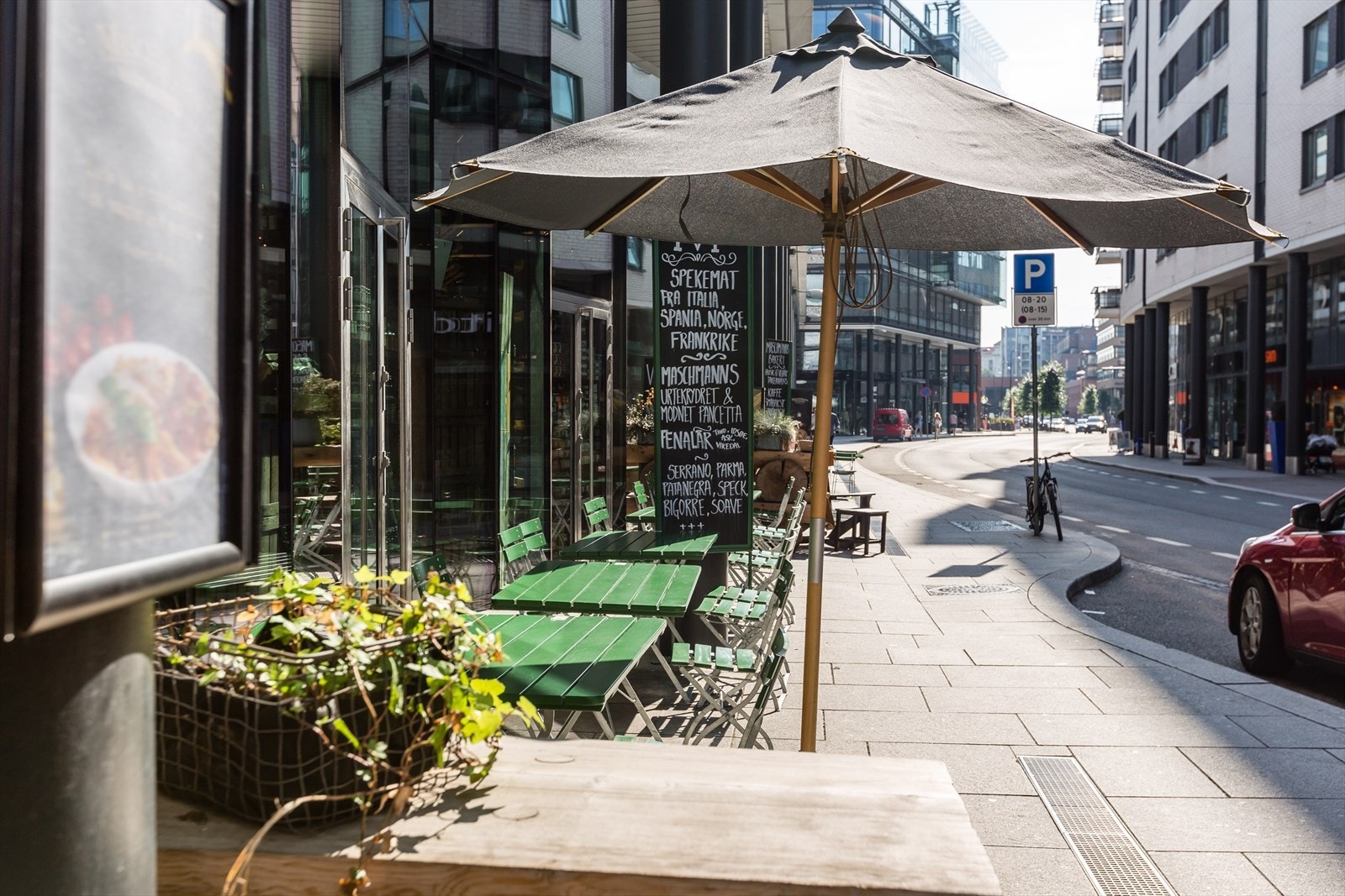 i Karenslyst Allé på Skøyen finner du et rikt utvalg av forretninger, kun kort vei fra leiligheten Galleribilde