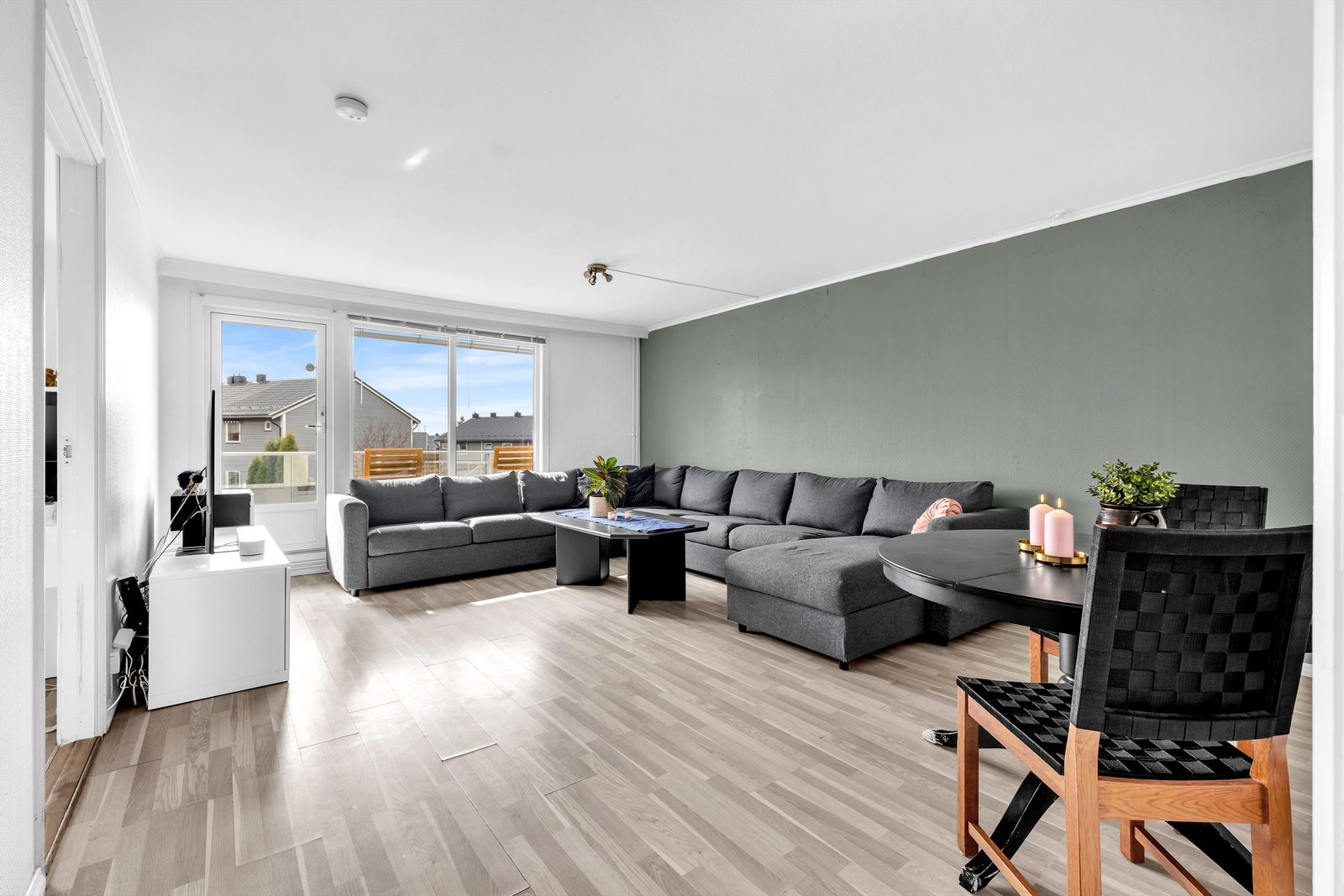 God plass til å samle gjester til hyggelige middager. Galleribilde