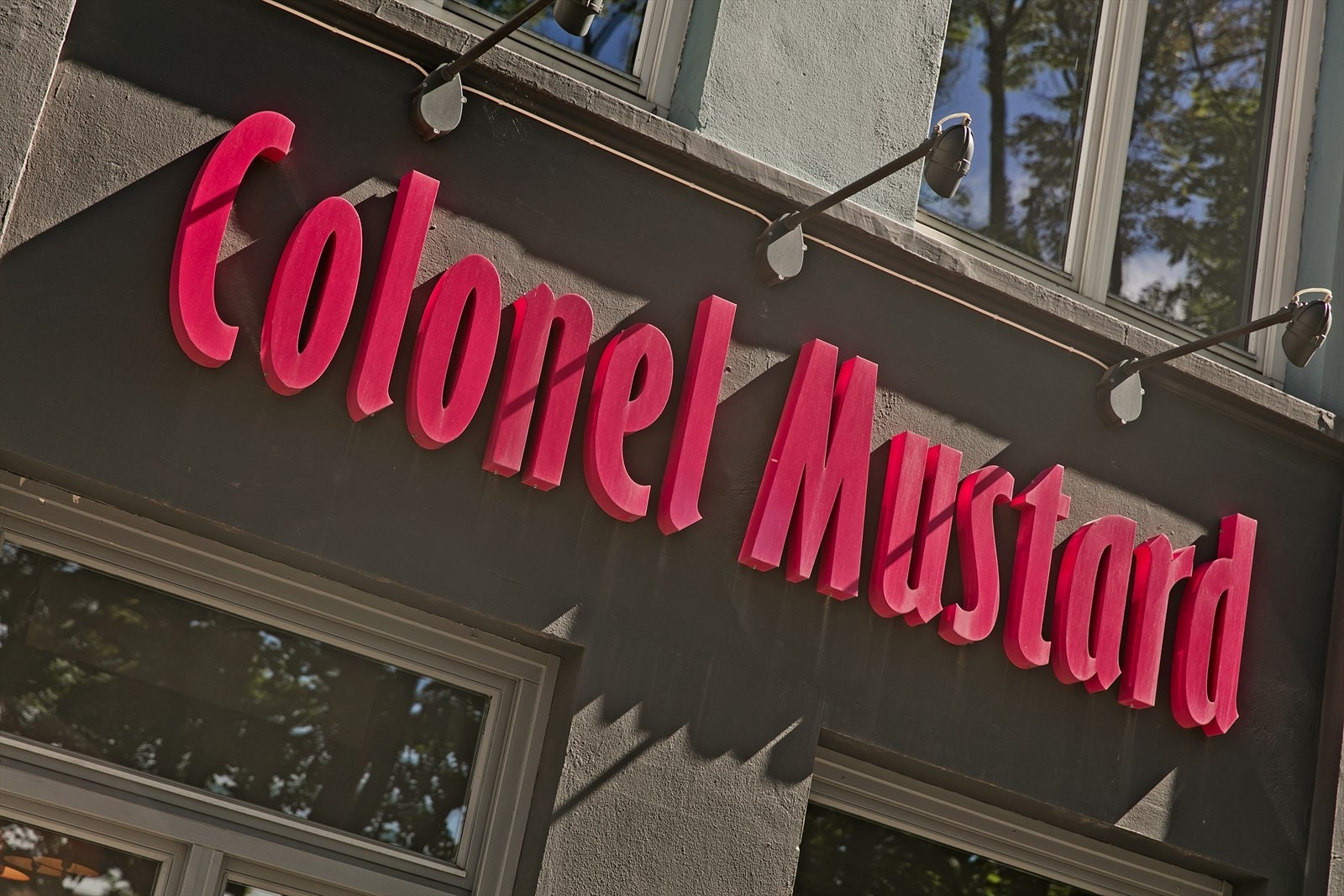 Folkekjære Colonel Mustard er en favoritt i bydelen for folk i alle aldre! Galleribilde