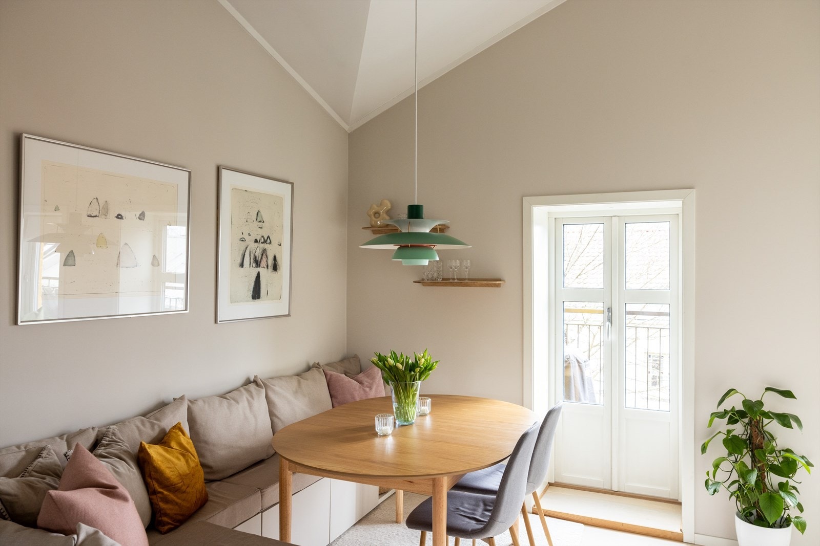 - Her kan du ha flere gjester til bords - Galleribilde