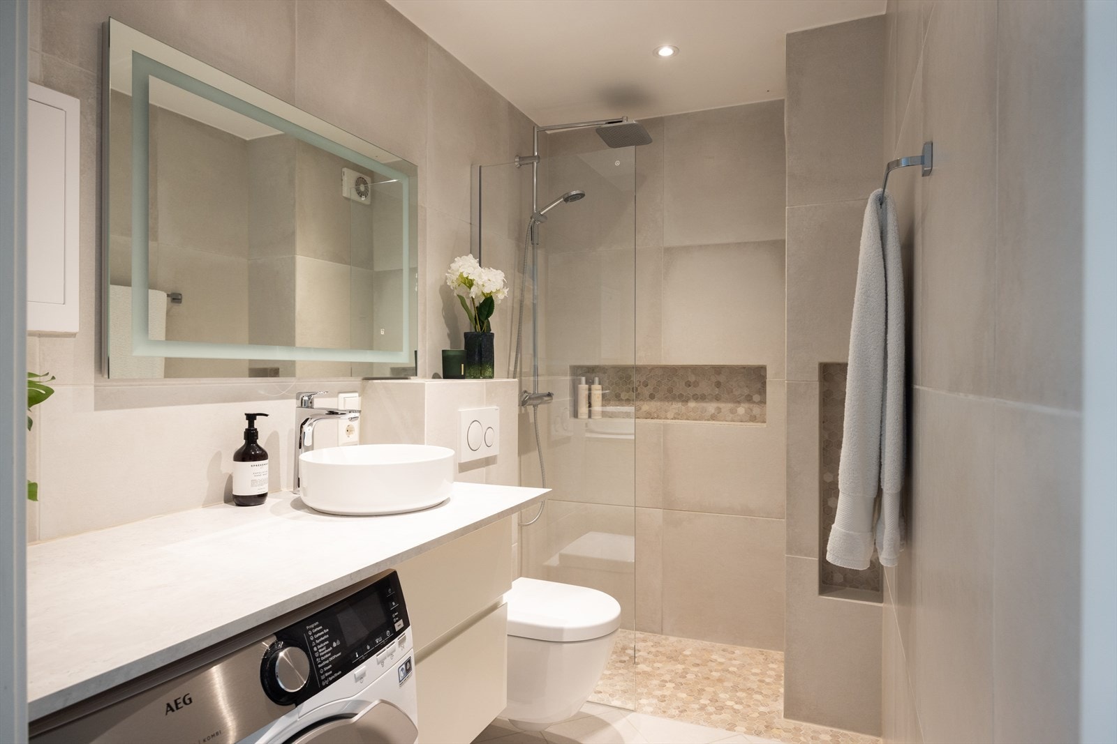 - Opplegg for vaskemaskin. Elektrisk styrt vifte - Galleribilde