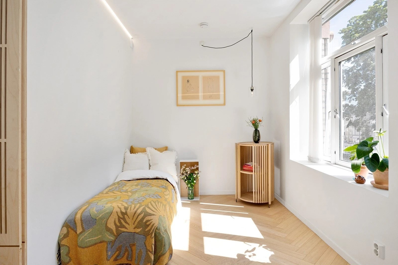 Bildet er ment som en illustrasjon på hvordan rommet kan benyttes. Det er viktig å merke seg at rommet ikke er innredet på denne måten i dag. Galleribilde