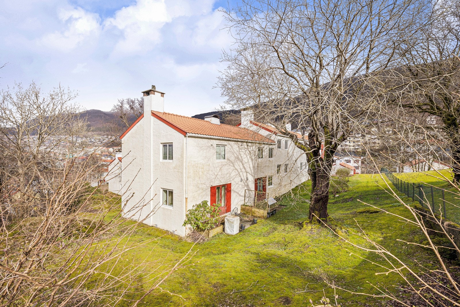 - Her kan du sikre deg en smart 2-roms leilighet med attraktiv beliggenhet i solrike omgivelser på Landås - Galleribilde