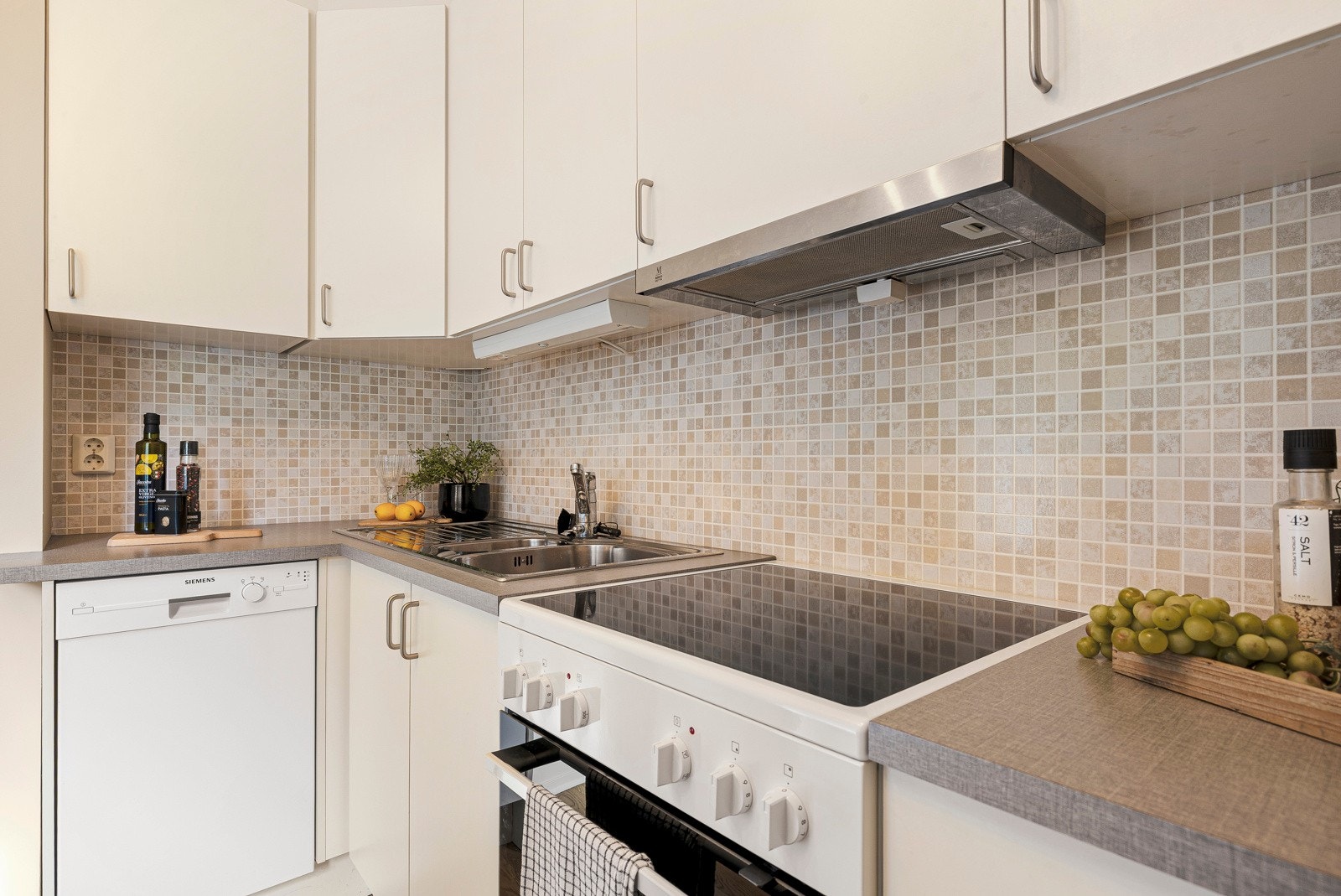 - Det er nok av skap- og arbeidsplass - Galleribilde