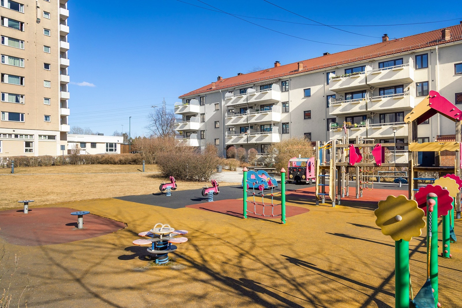 Borettslaget har fellesområder som er hyggelig for både store og små. Galleribilde