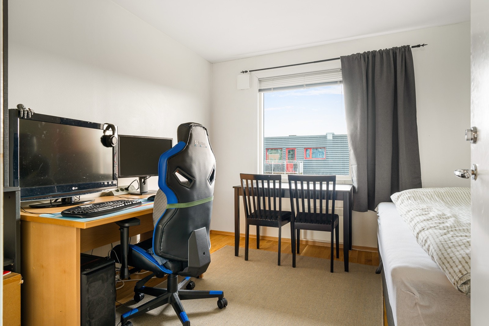 Leieinntektene finansierer store deler av felleskostnadene og litt av egne bokostnader. Galleribilde