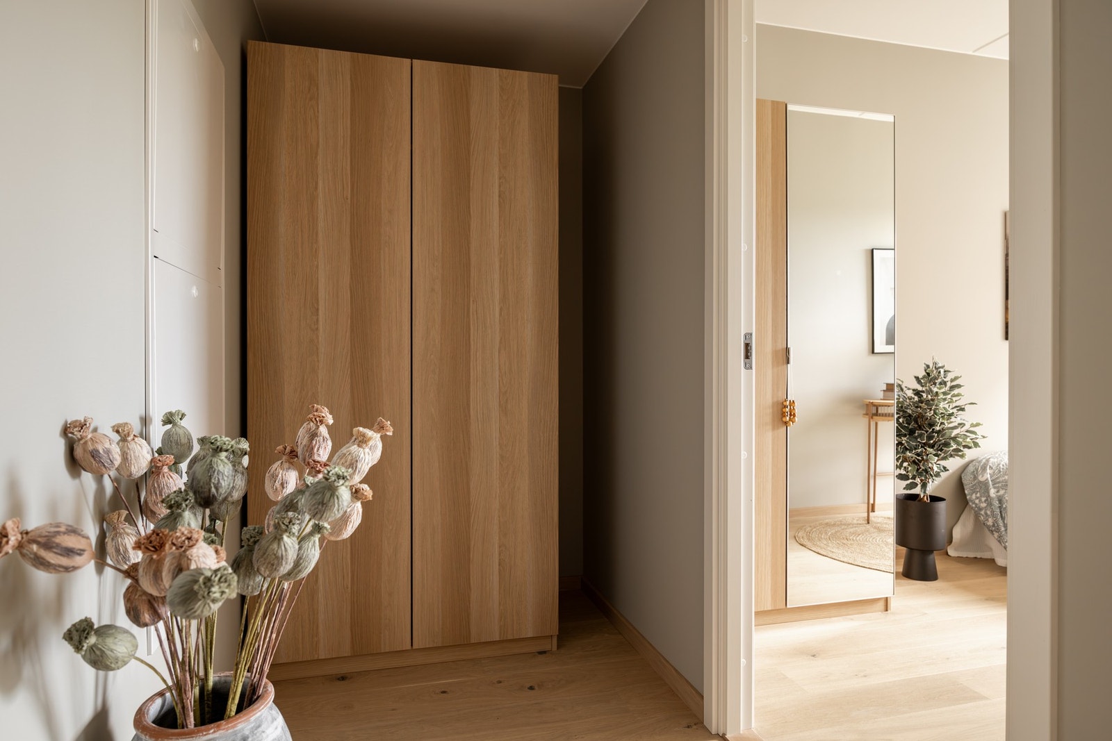 Ytterligere lagringsplass i garderobeskap i gangen. Galleribilde