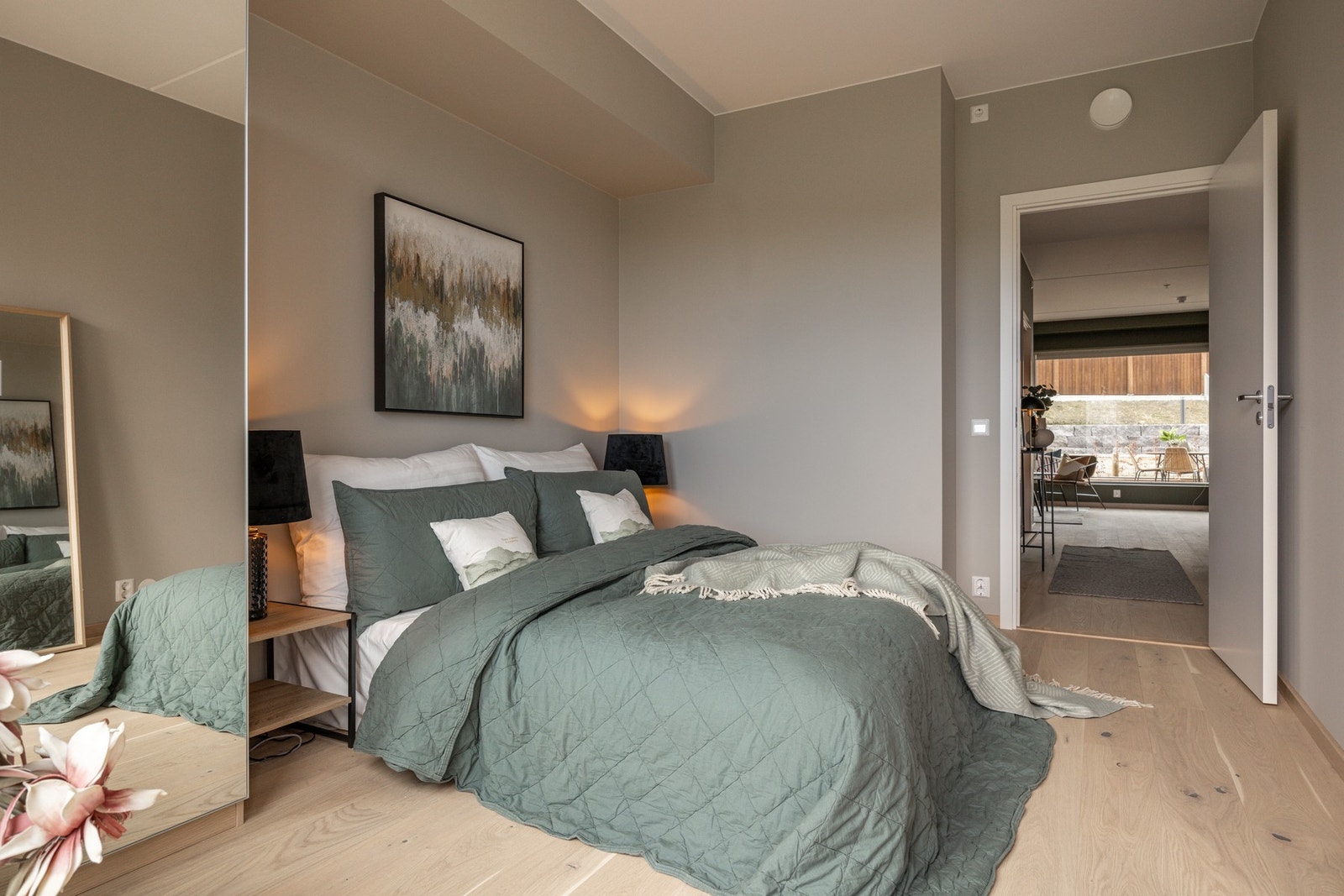 Delikate fargevalg og generøs takhøyde. Galleribilde