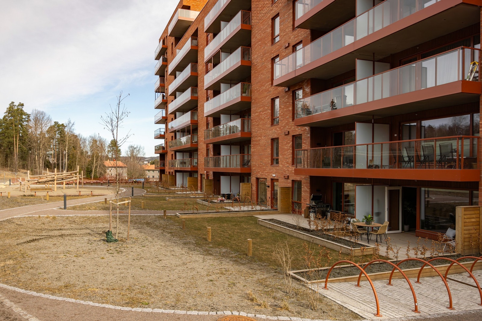 Fra uteplassen er det direkte adkomst fra flotte, barnevennlige fellesområder. Galleribilde