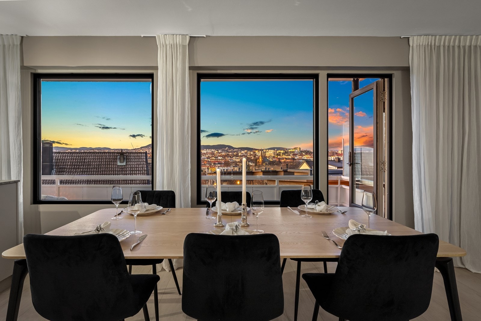 Utsikten fra spisebordet gjør middagene minnerike. Galleribilde