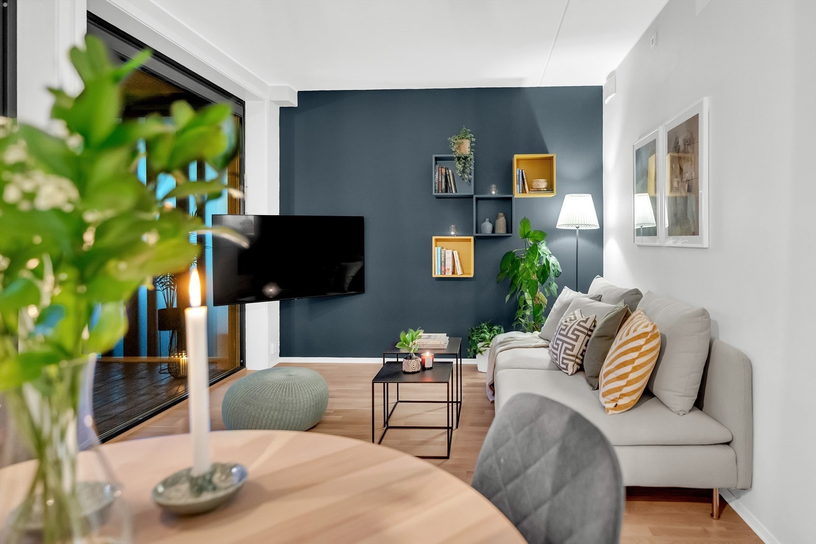 Moderne standard og parkett på gulv. Galleribilde