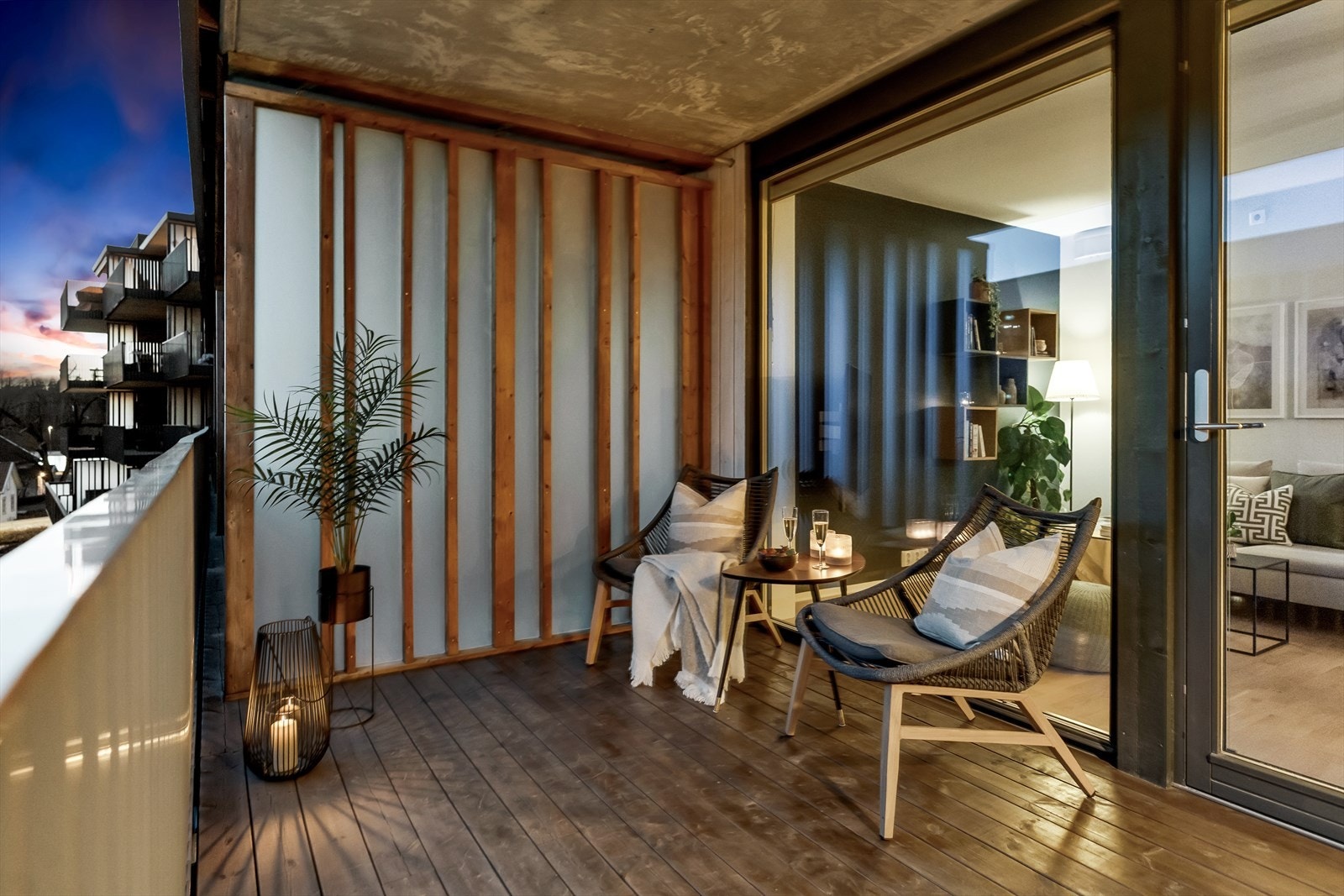 Balkongen på ca. 11 kvm er en naturlig forlengelse av stuen. Galleribilde