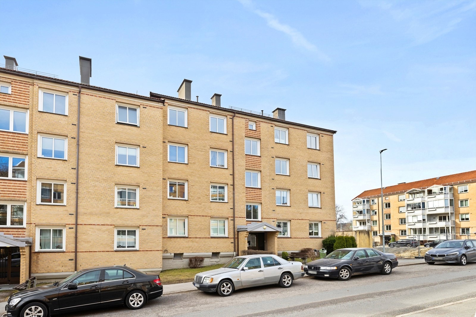 Blokken ligger sentralt med kort vei til nærbutikken og alle forretninger og servicetilbud. Galleribilde