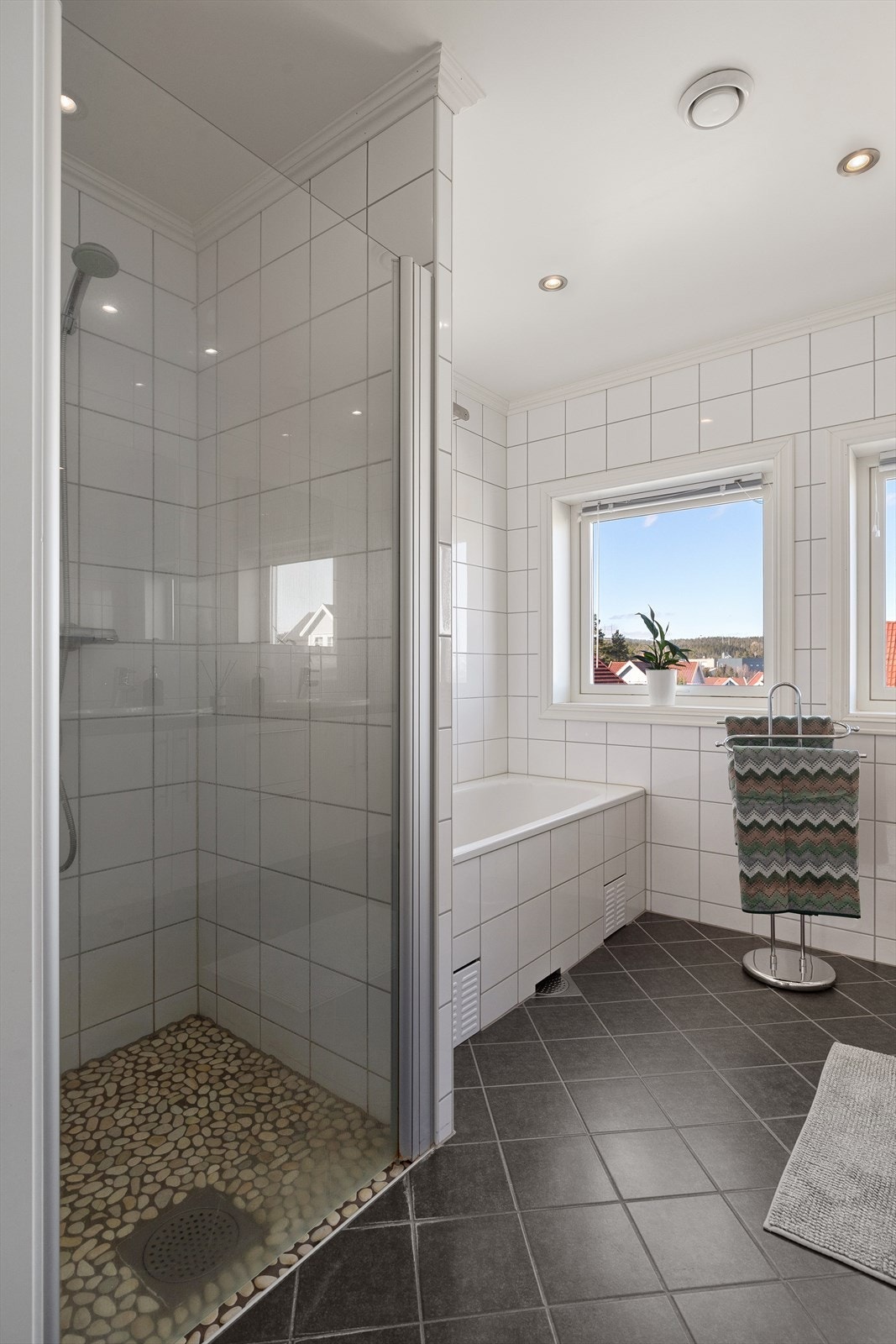 Pent flislagt bad i 2.etg Galleribilde