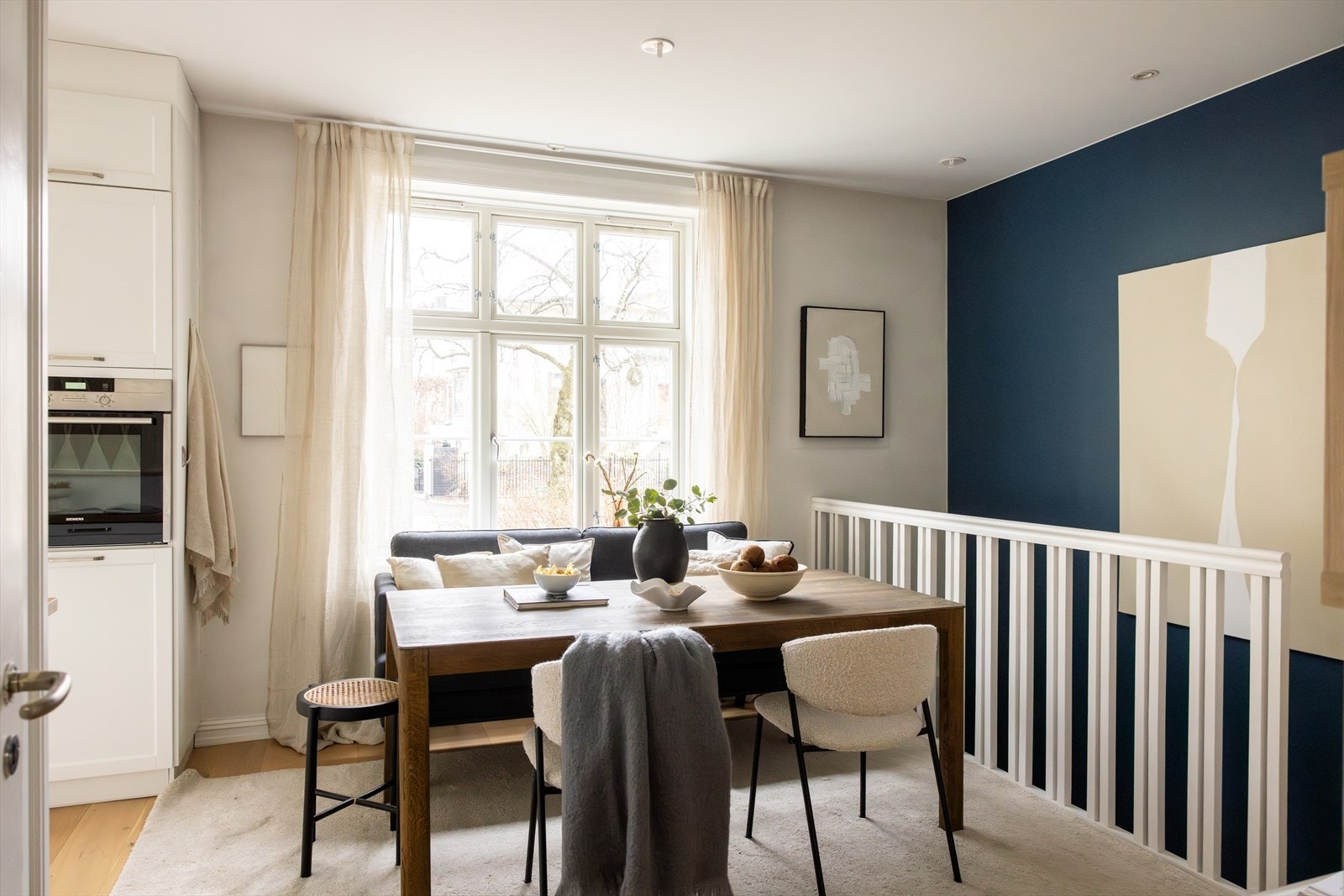 - Lys og hyggelig stue med god takhøyde på 2,69 meter - Galleribilde