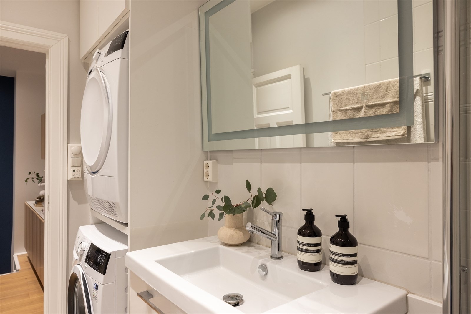 - Opplegg for vaskemaskin og tørketrommel. Elektrisk styrt vifte - Galleribilde