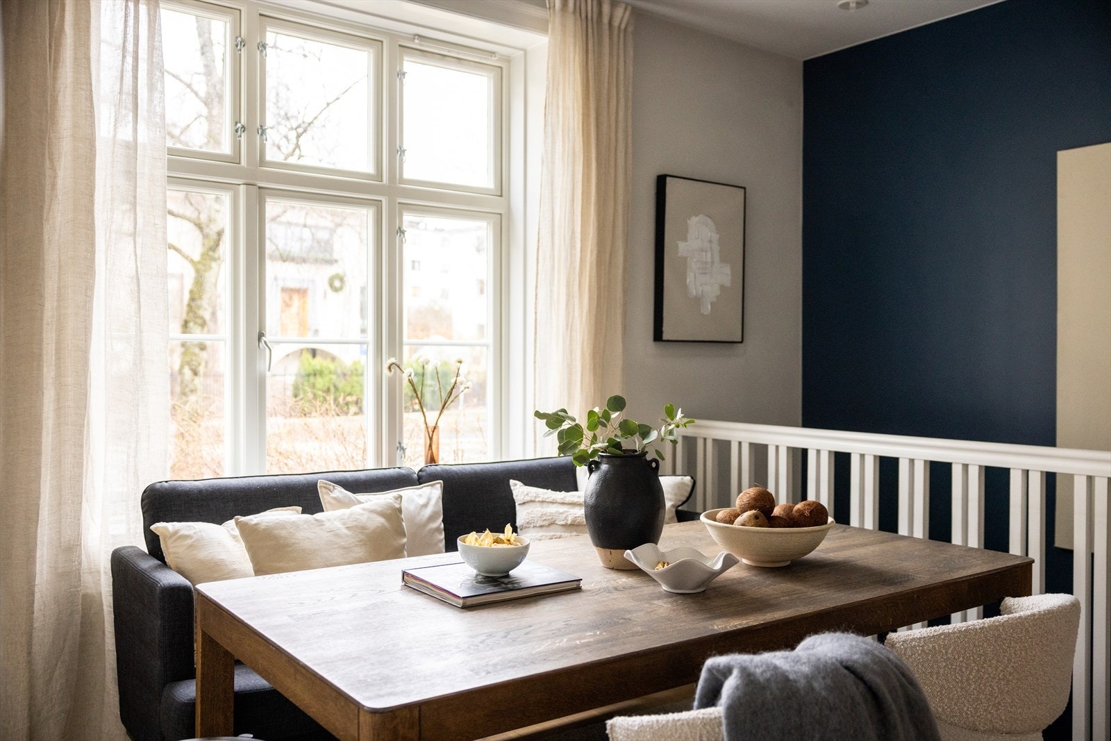 - Store vindusflater som gir rikelig med luft og lys - Galleribilde