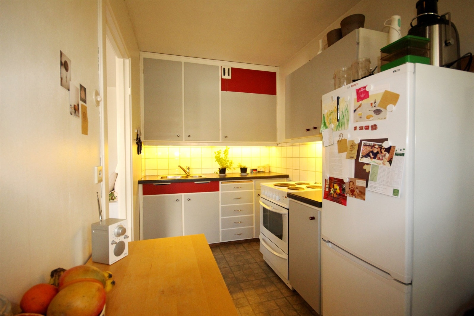 Del av separat kjøkken Galleribilde