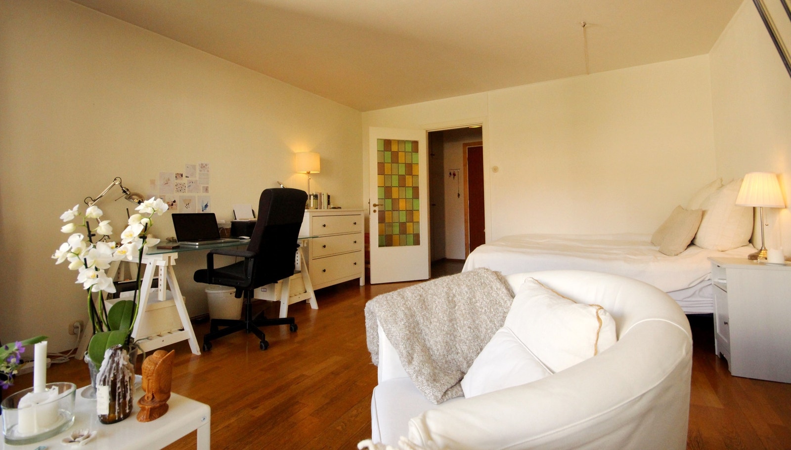 Meget hyggelig og romslig oppholdsrom Galleribilde