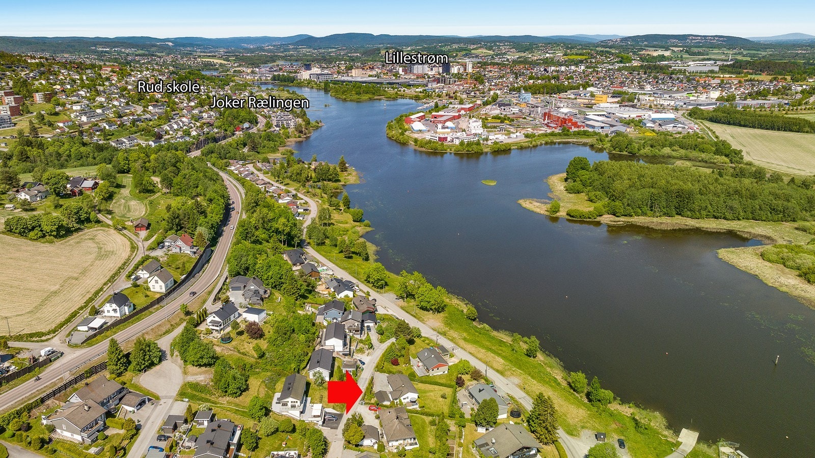 Her bor man i et attraktivt og barnevennlig område, med nærhet til skoler, butikker, flotte turmuligheter og Lillestrøm. Galleribilde