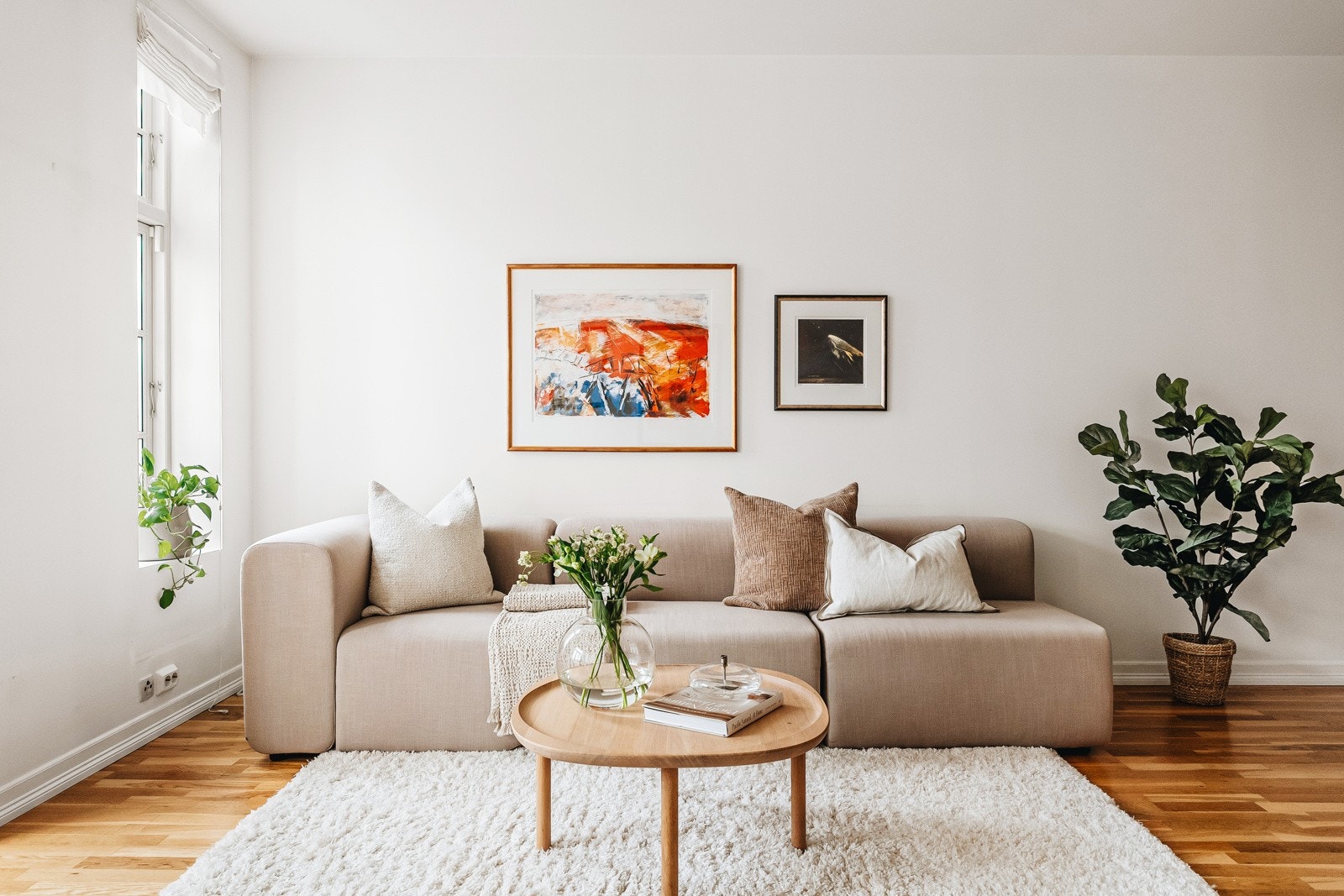 Rommet måler 30 kvadratmeter og rommets utforming gir god plass til å innrede de ulike sonene akkurat slik man selv måtte ønske. Galleribilde