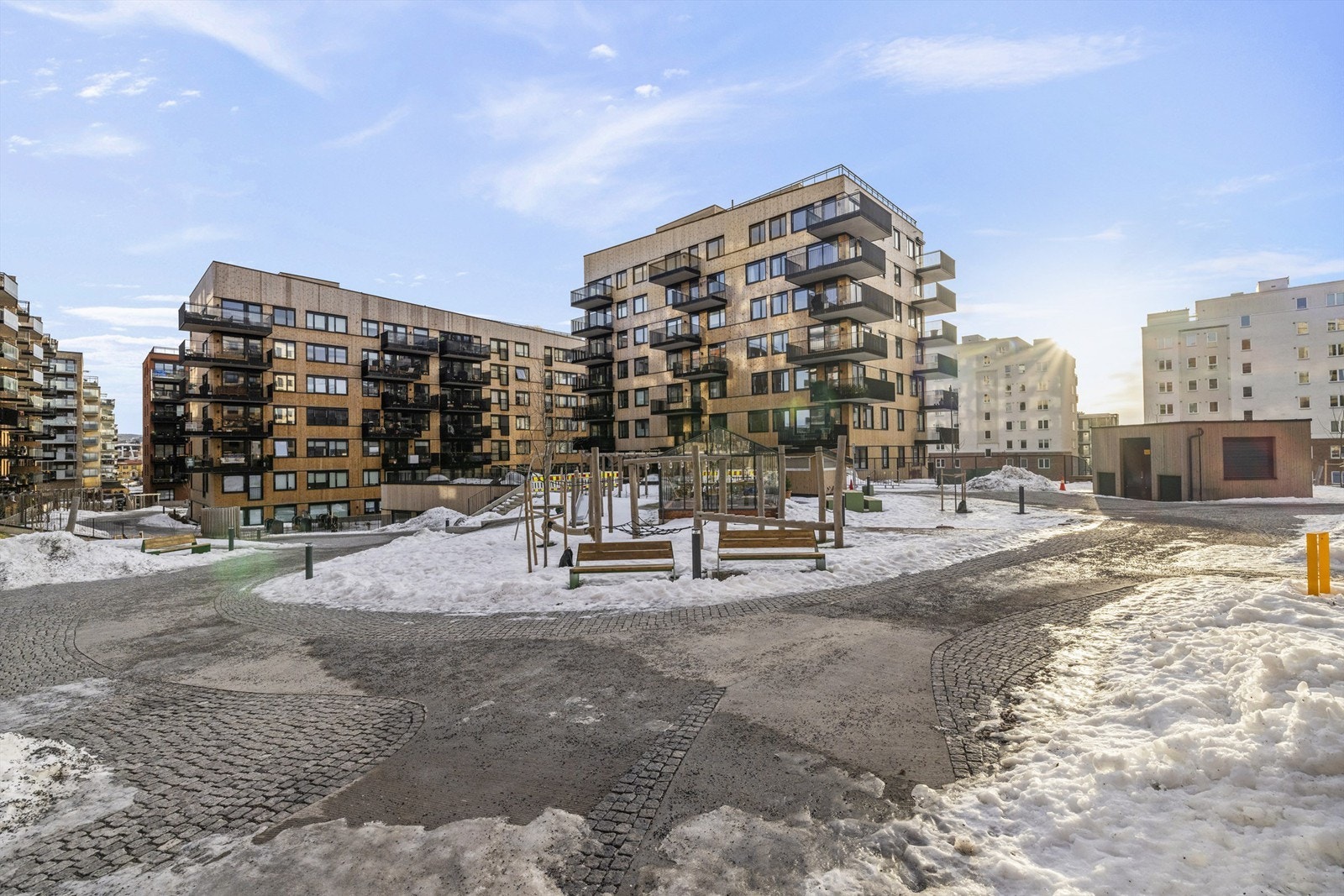 Meget pent opparbeidet felles indre gårdstun Galleribilde