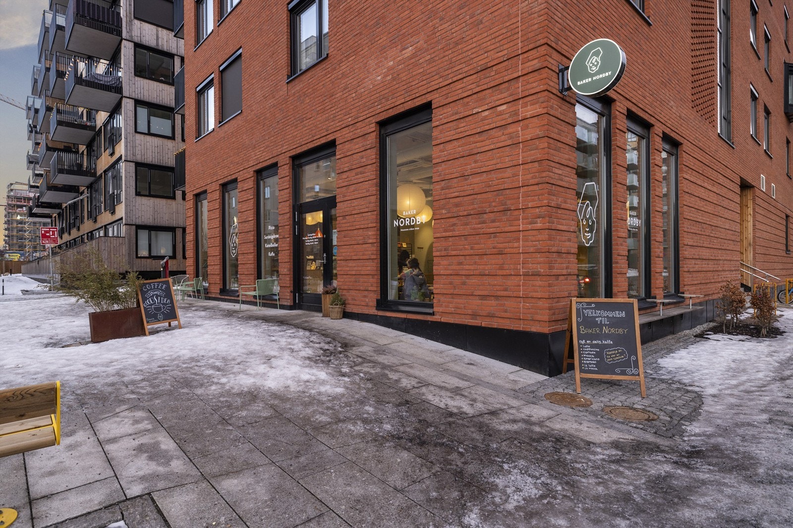 Baker Nordby i kvartalet Galleribilde