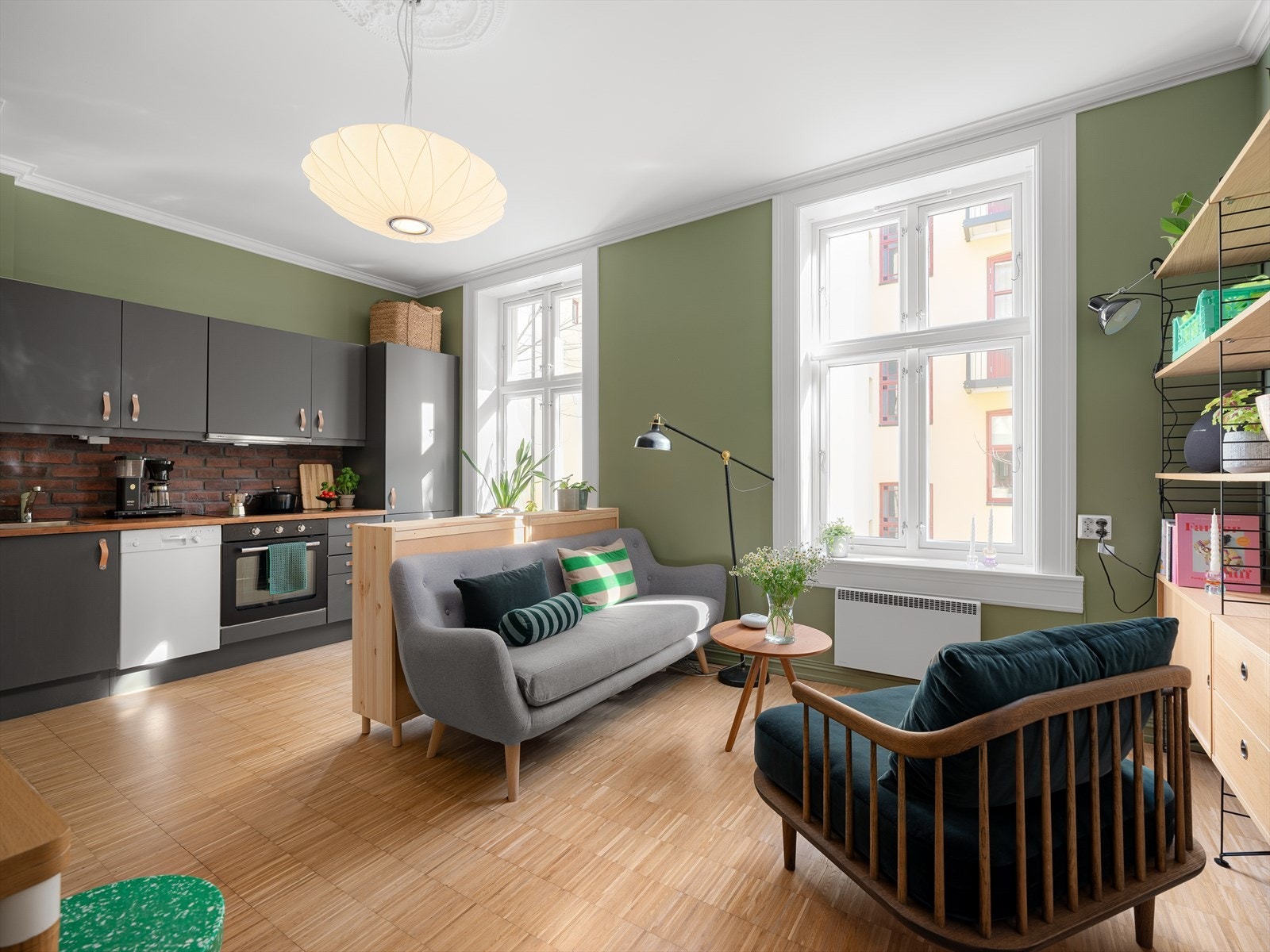 Planløsningen er åpen, luftig og sosial. Galleribilde