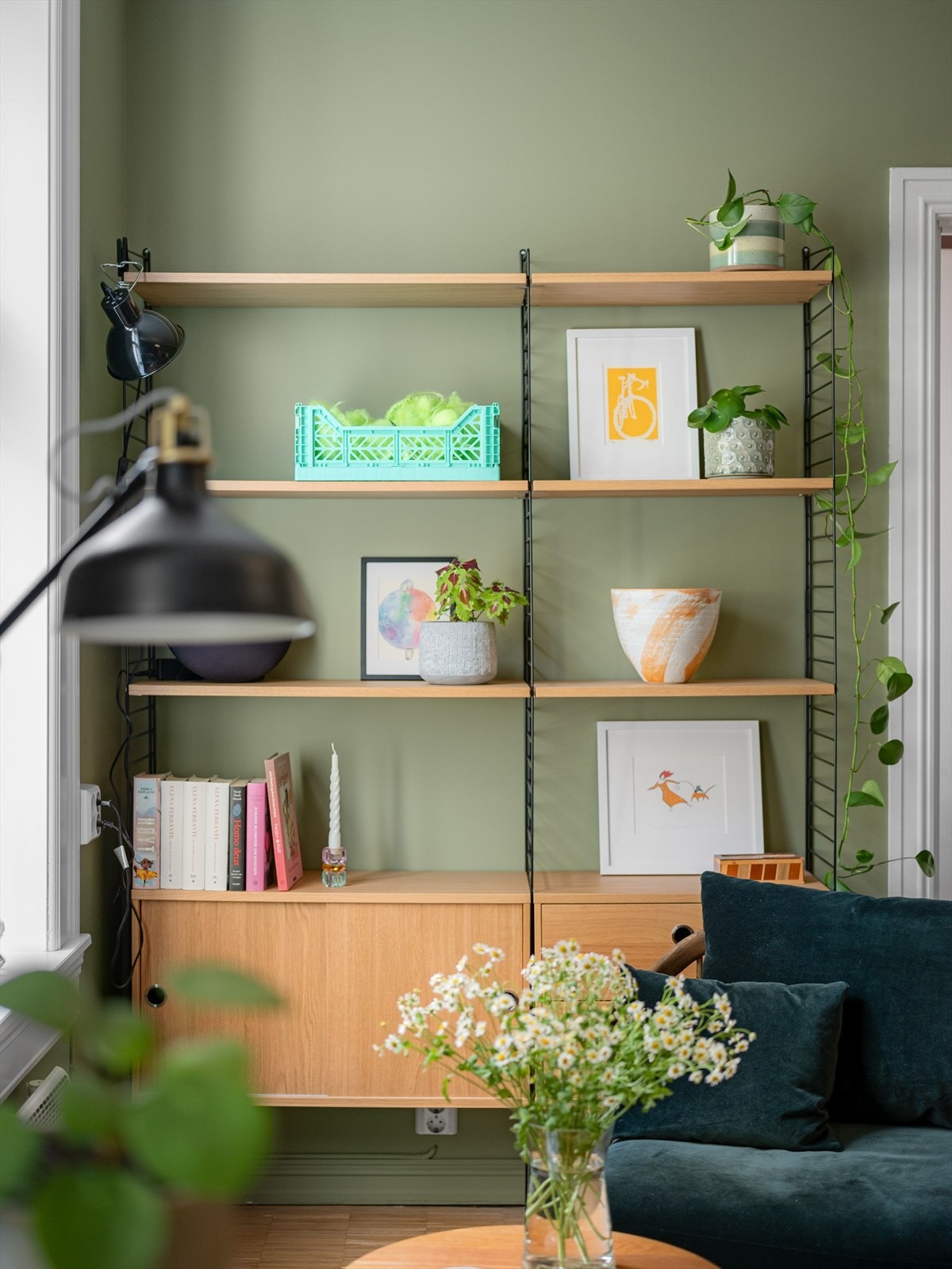 Langs veggene er det god plass til montering av bokhyller, eller andre oppbevaringsmøbler. Galleribilde