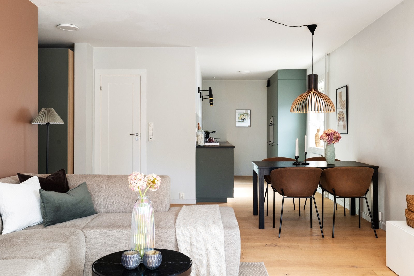 Sameiet har kollektiv tv/bredbåndsavtale med Global Connect, kostnaden er inkludert i fellesutgiftene Galleribilde