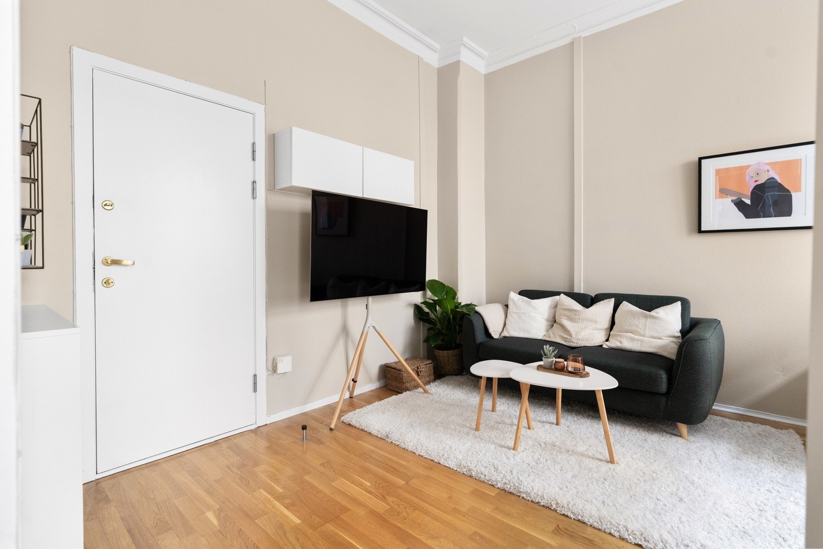 Felleskostnader med varmtvann inkludert, noe som gjør strømkostnadene mer forutsigbare. Internett og nedbetaling fellesgjeld er også inkl. Galleribilde