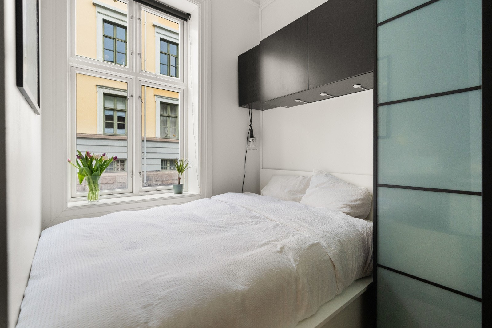 Sovealkove med plass til dobbeltseng og garderobesystem med godt med lagring. Galleribilde