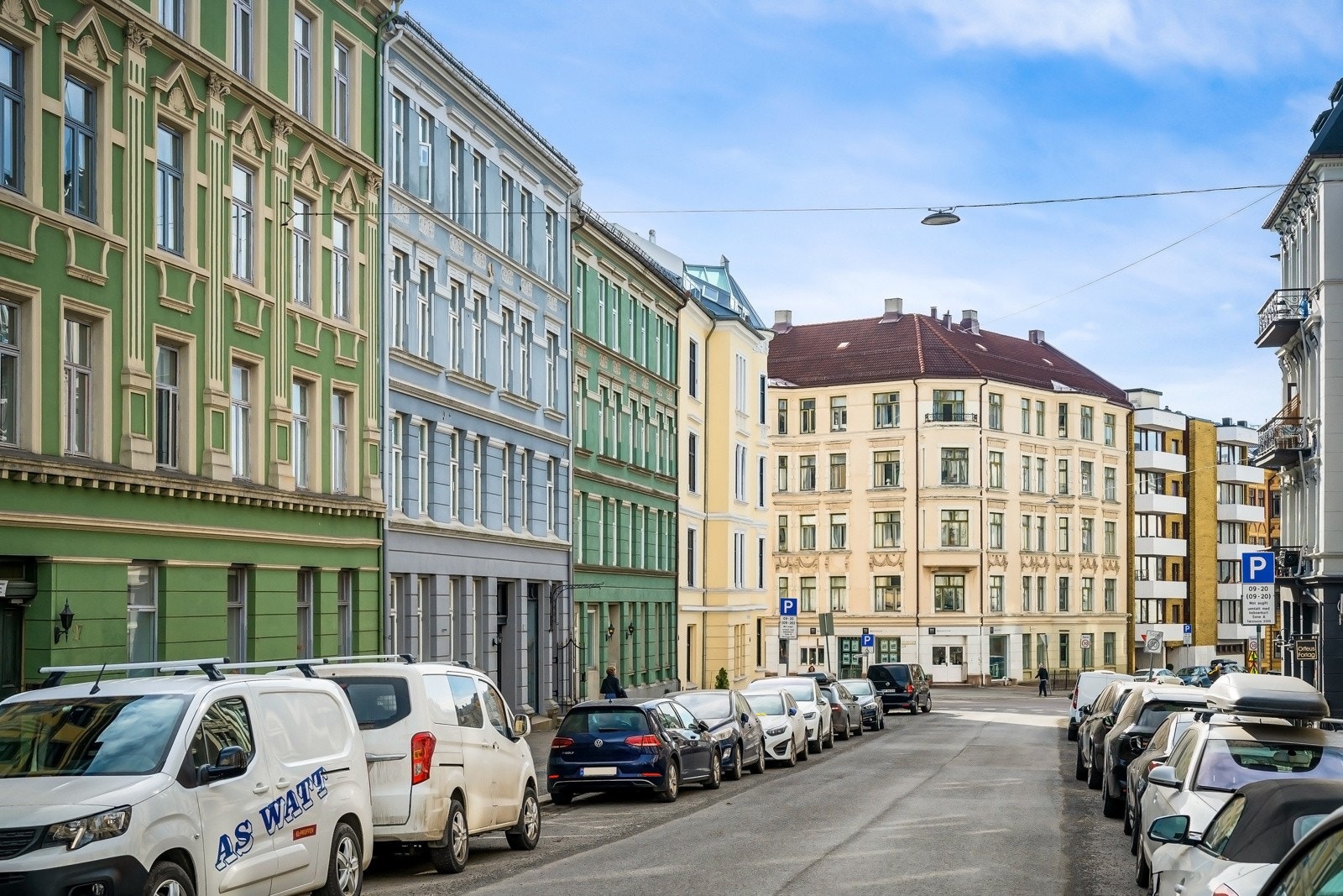 Her bor man i en rolig gate som primært er preget av vakre bygårder. Galleribilde