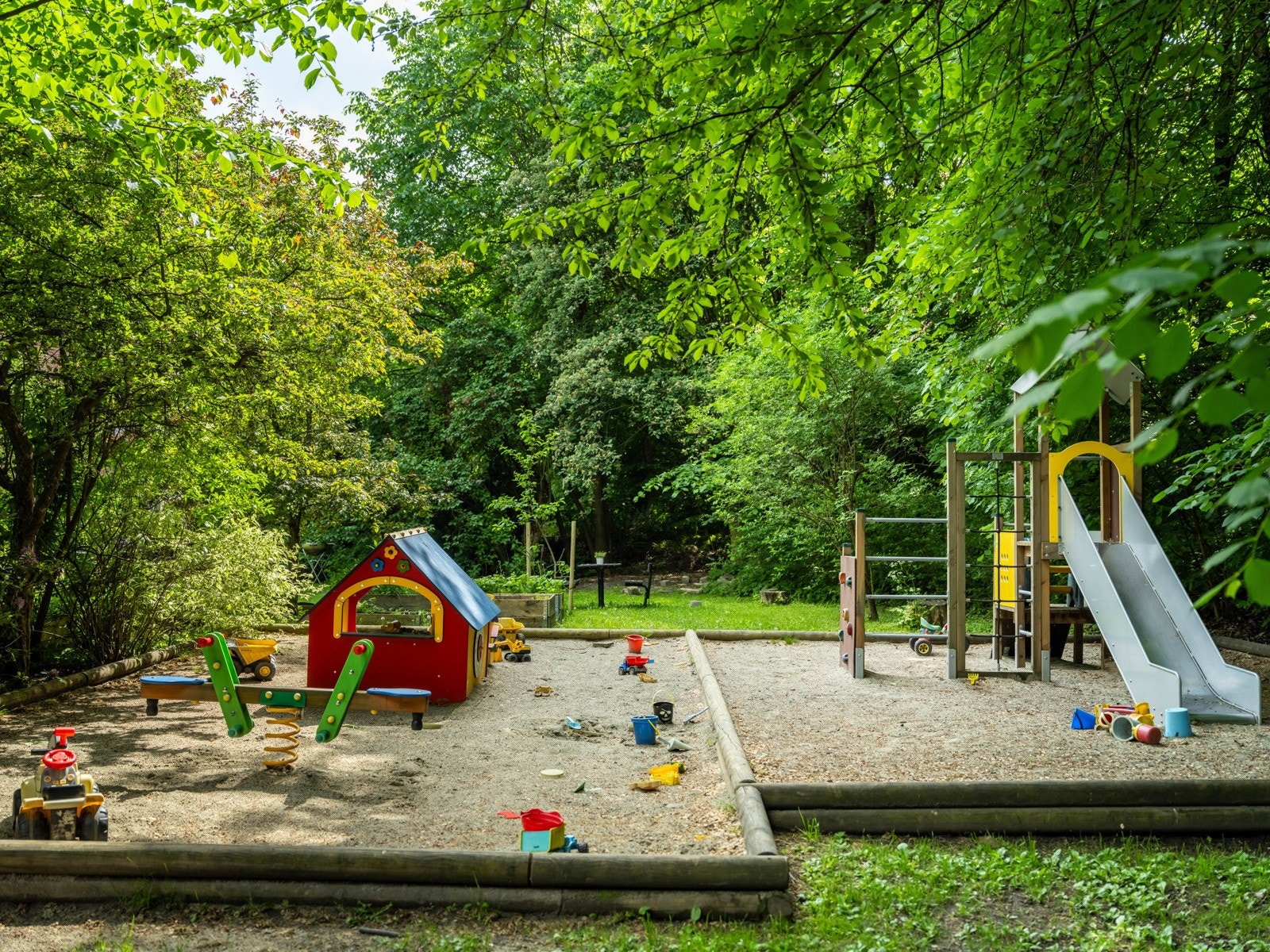 Lekeplass til barna. ´ Galleribilde