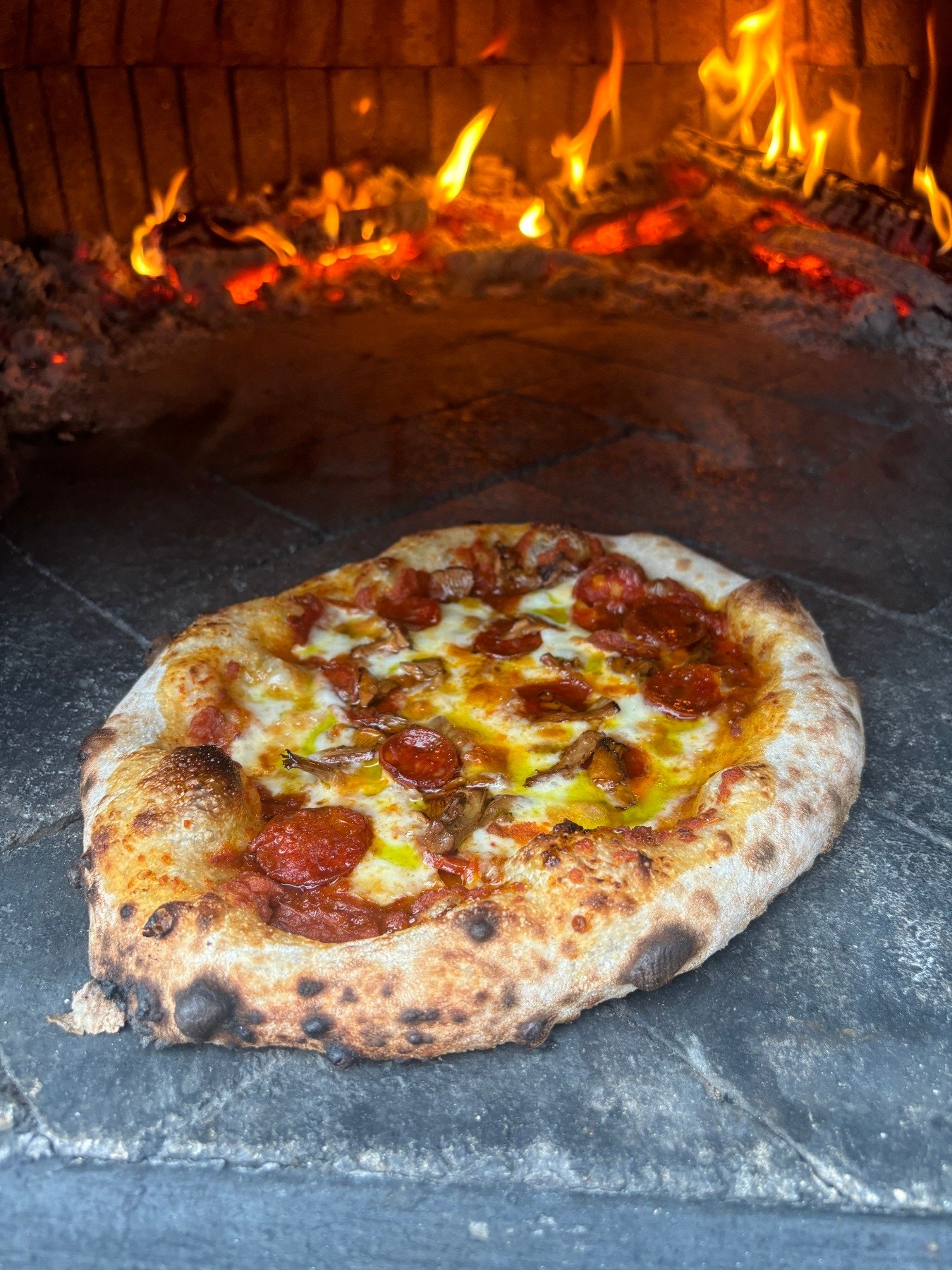 Her er det ingen unnskyldning for å ikke finne frem tipo-melet og lære seg å lage napolitansk pizza! Galleribilde