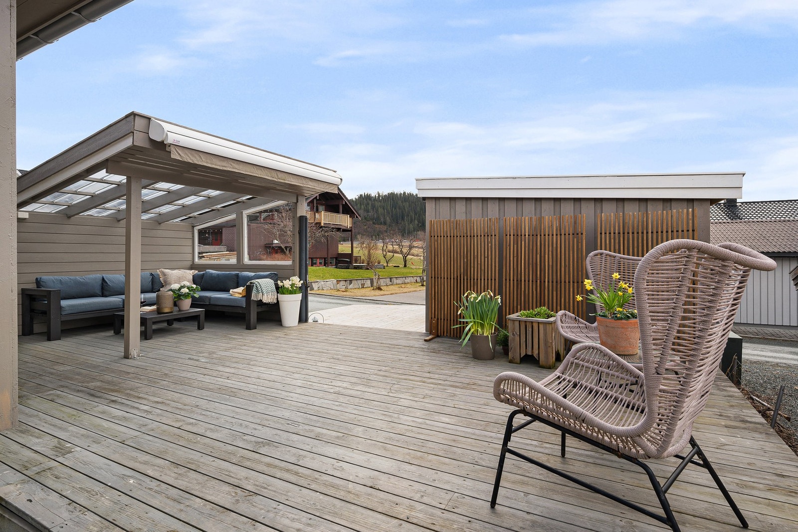 Også på pergolaen er det montert markise. Galleribilde