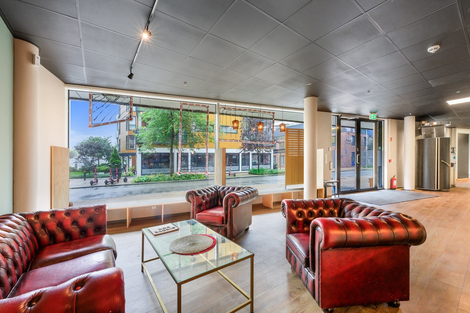 Butikk/publikumsrettet virksomhet på gateplan, BTA 255 m². Galleribilde