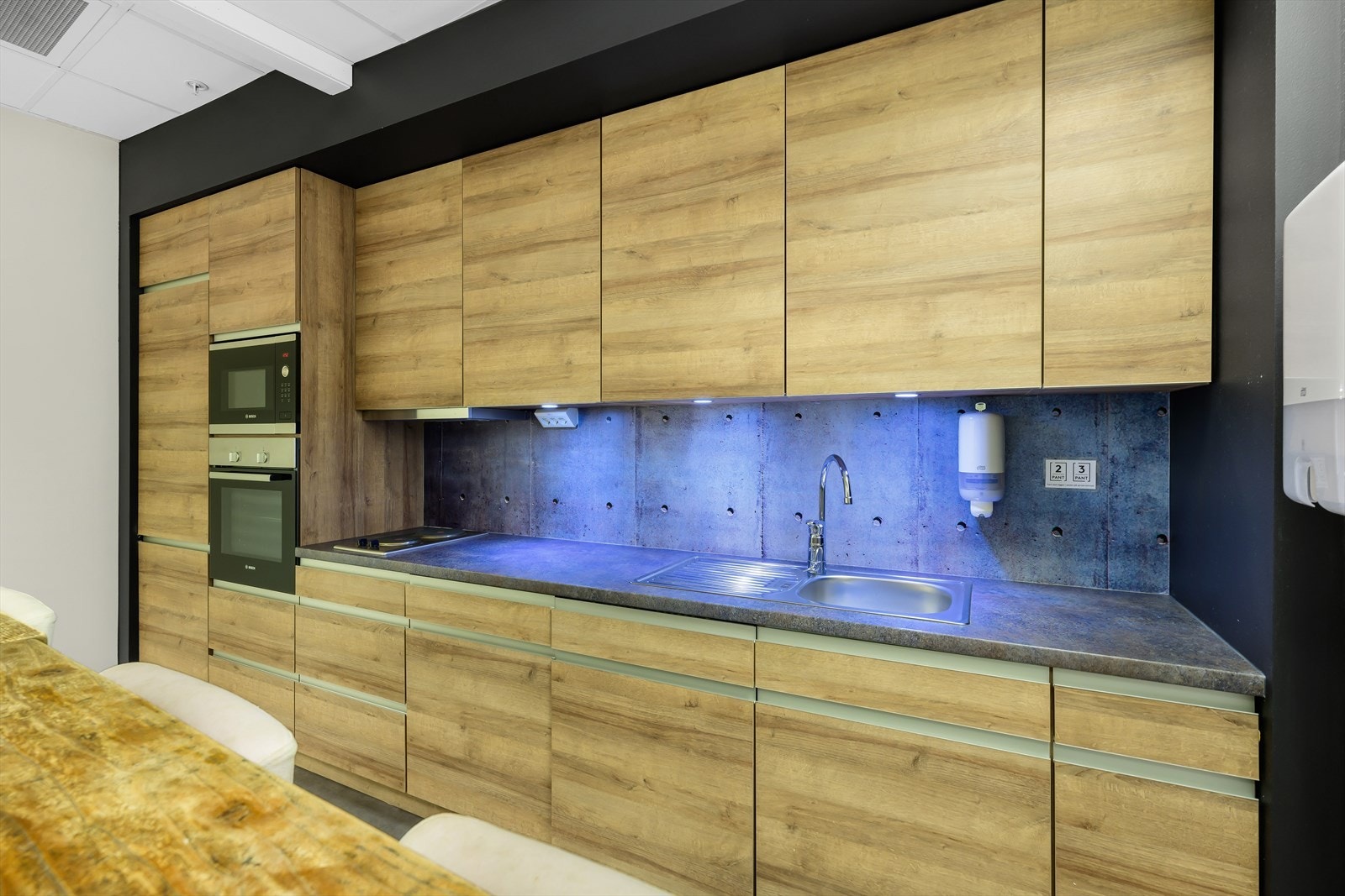 Eget kjøkken med spiseplass i lokale 2 Galleribilde