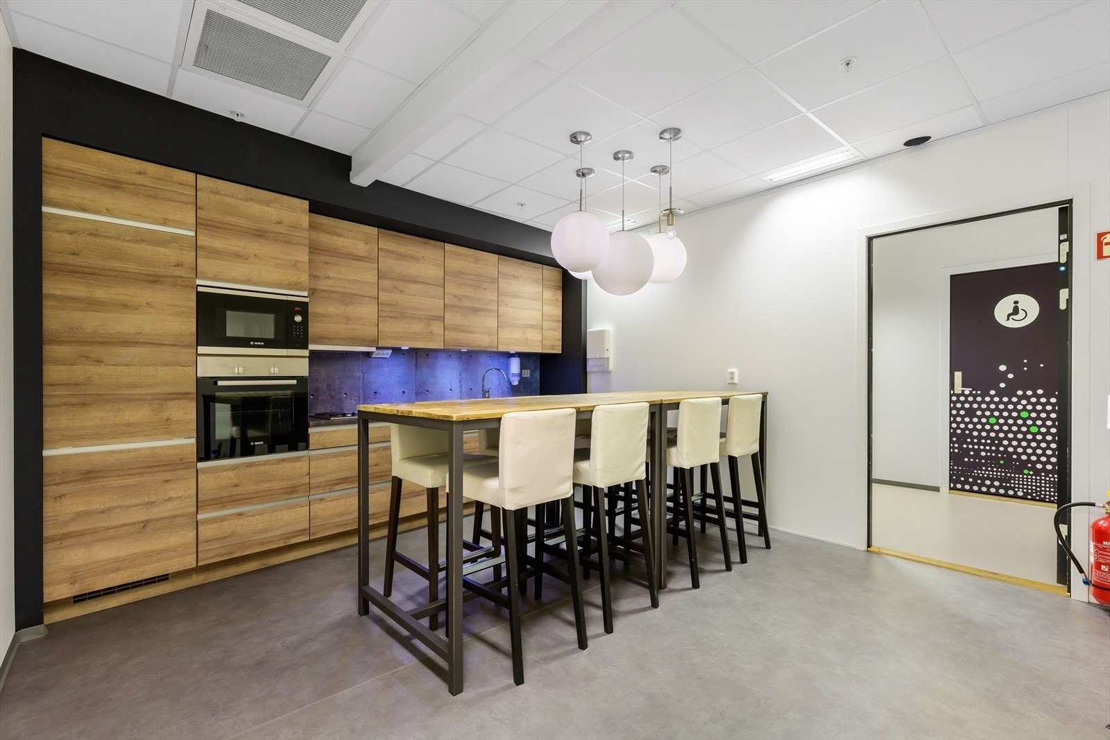 Eget kjøkken med spiseplass i lokale 2 Galleribilde