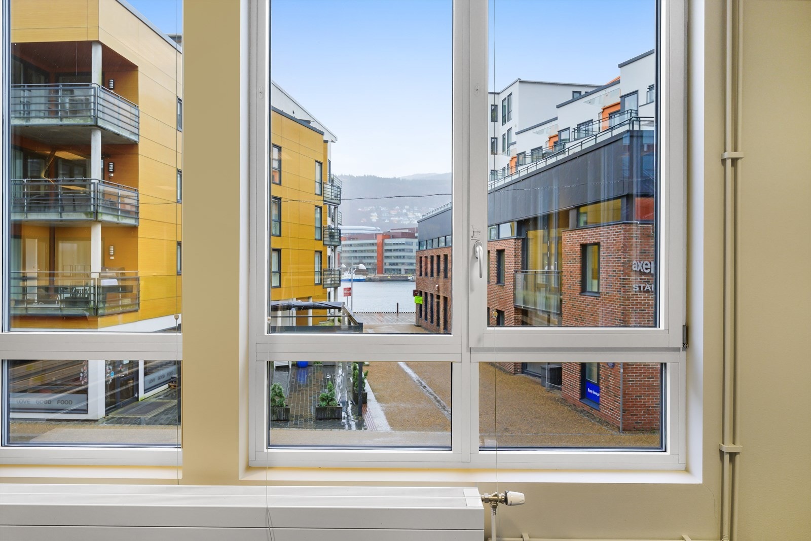 Deler av de ledige lokalene (Lokale 1, BTA 631 m²) har utsikt utover over Puddefjorden Galleribilde