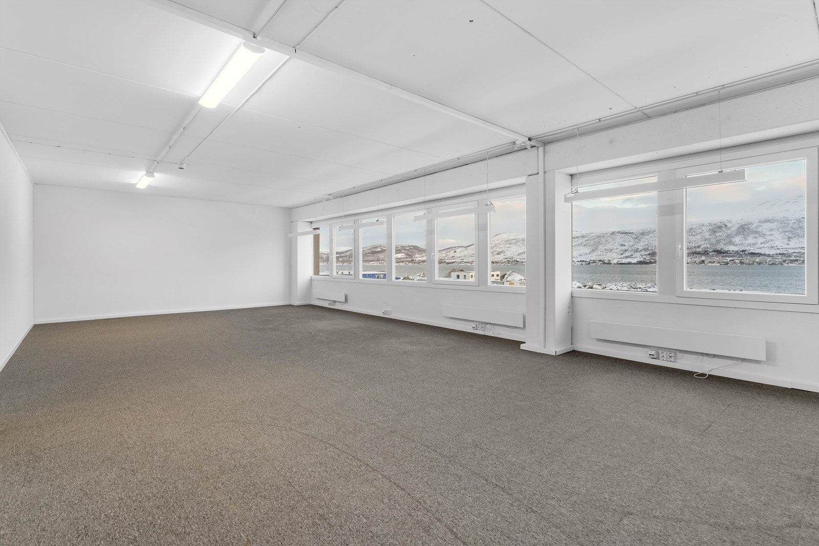 Svært god utsikt fra ledige kontorlokaler i 4 etasje Galleribilde