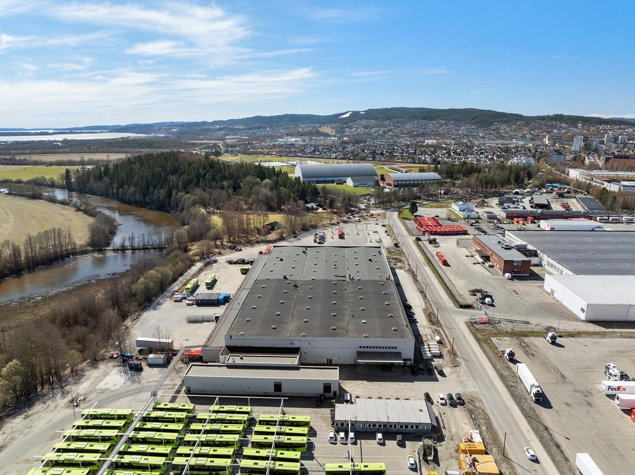 Leiraveien 14 sett nordfra Galleribilde